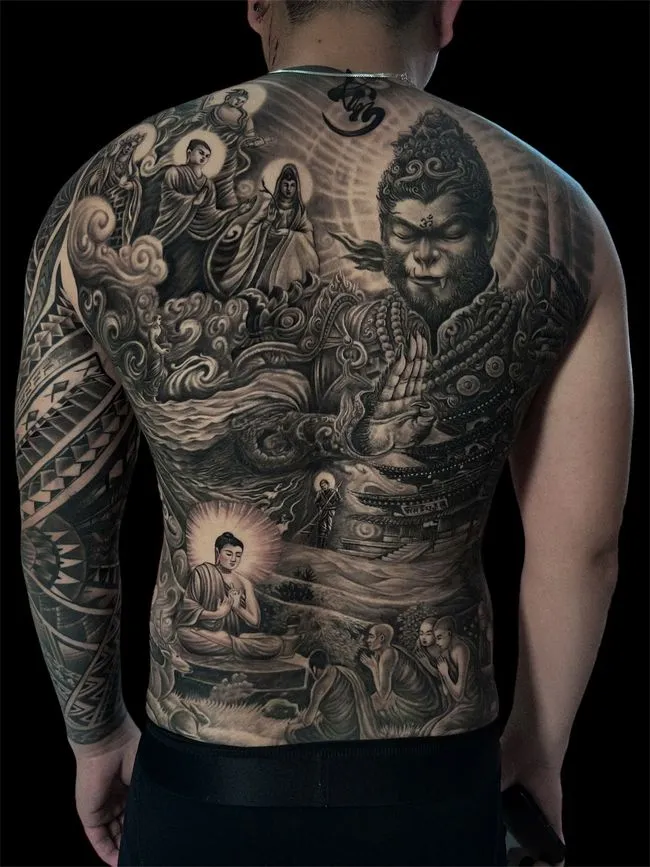 Selbstbräuner auf Tattoos: Was wirklich passiert