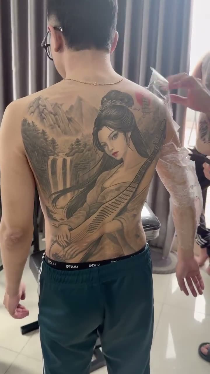 Geisha Tattoo Meaning: Artist, Not Courtesan